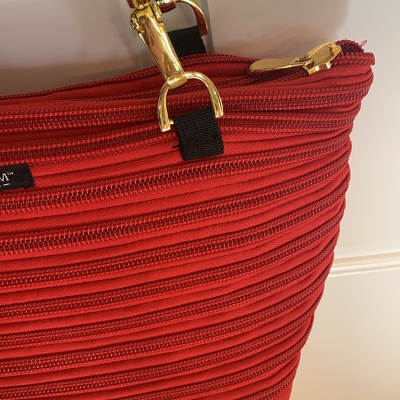 BAM Bags red zipper purse - Picture 4 of 11
